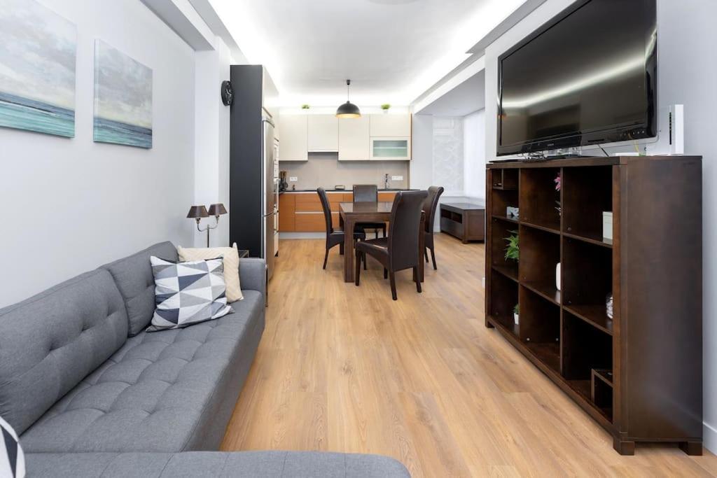 Precioso piso con terraza en centro de Granada Apartamento Exterior foto
