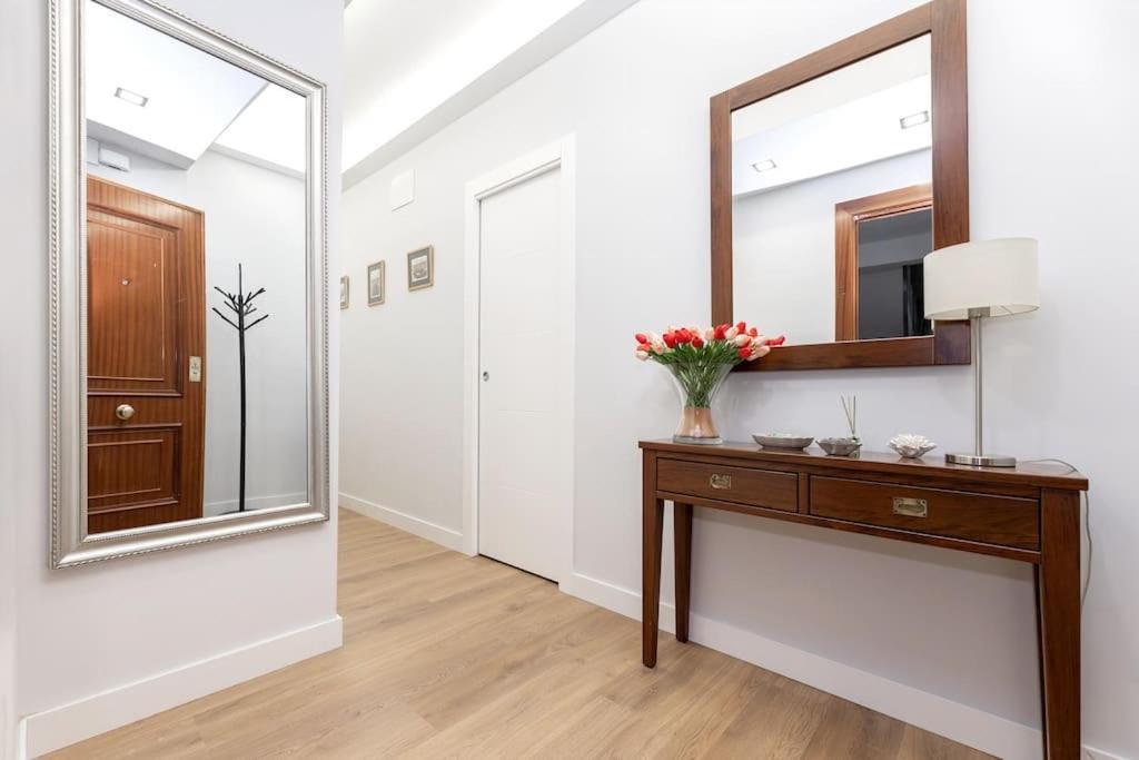 Precioso piso con terraza en centro de Granada Apartamento Exterior foto